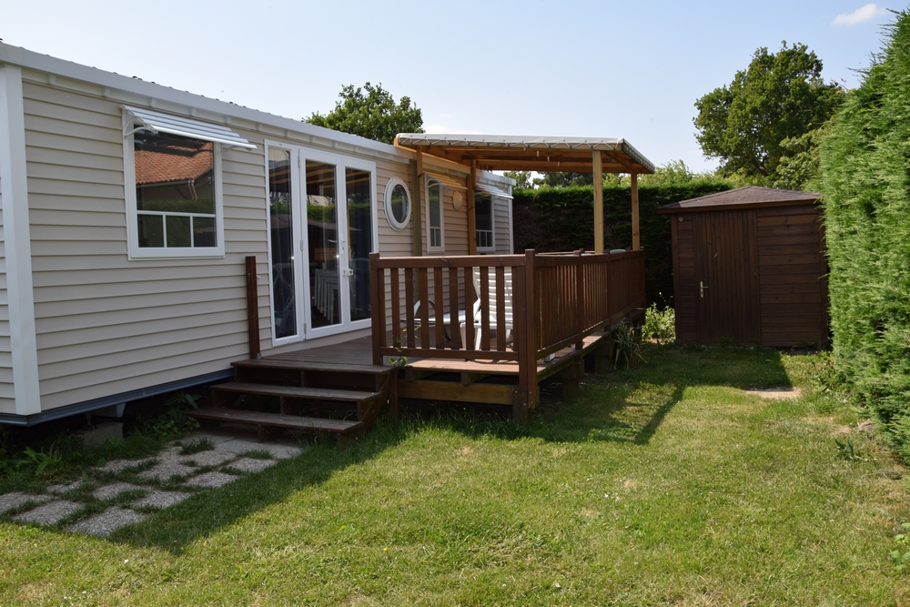 Mobil-home de 37 m² prévu pour 8 personnes maximum avec 3 chambres et 2 salles d’eau, spécial grande famille
