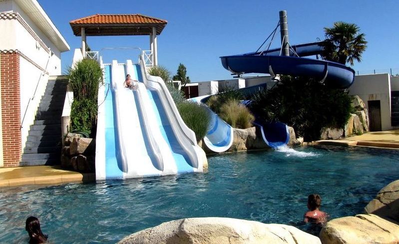 Toboggans complexe aquatique Toboggans complexe aquatique