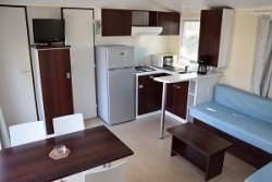 Mobil-home pour 6 personnes à la Boutinardière, camping 4 étoiles à Pornic ( vue sur le séjour )
