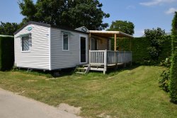 De nombreux mobil homes dans camping familial en bord de mer à Pornic en Loire Atlantique
