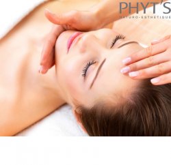 Sous des mains expertes de notre équipe qualifiée, vous pourrez vous abandonner à un véritable moment de relaxation. Les massages sont possibles en solo ou en duo. Nos esthéticiennes, sont en mesure de vous proposer des soins esthétiques et des massages...
