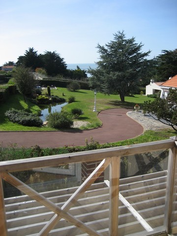 Superbe vue du balcon de la maisonnette à louer pour vos vacances près de l’océan Atlantique en Bretagne sud au camping
