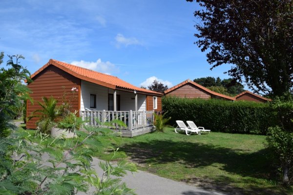 Une résidence de chalet au camping la Boutinardière à Pornic en Loire Atlantique

