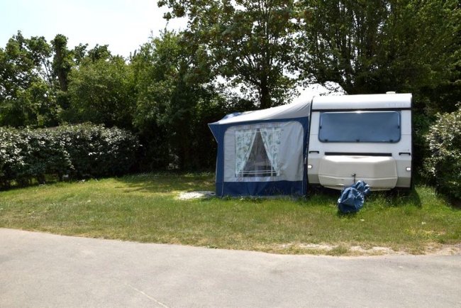 Caravane avec son auvent